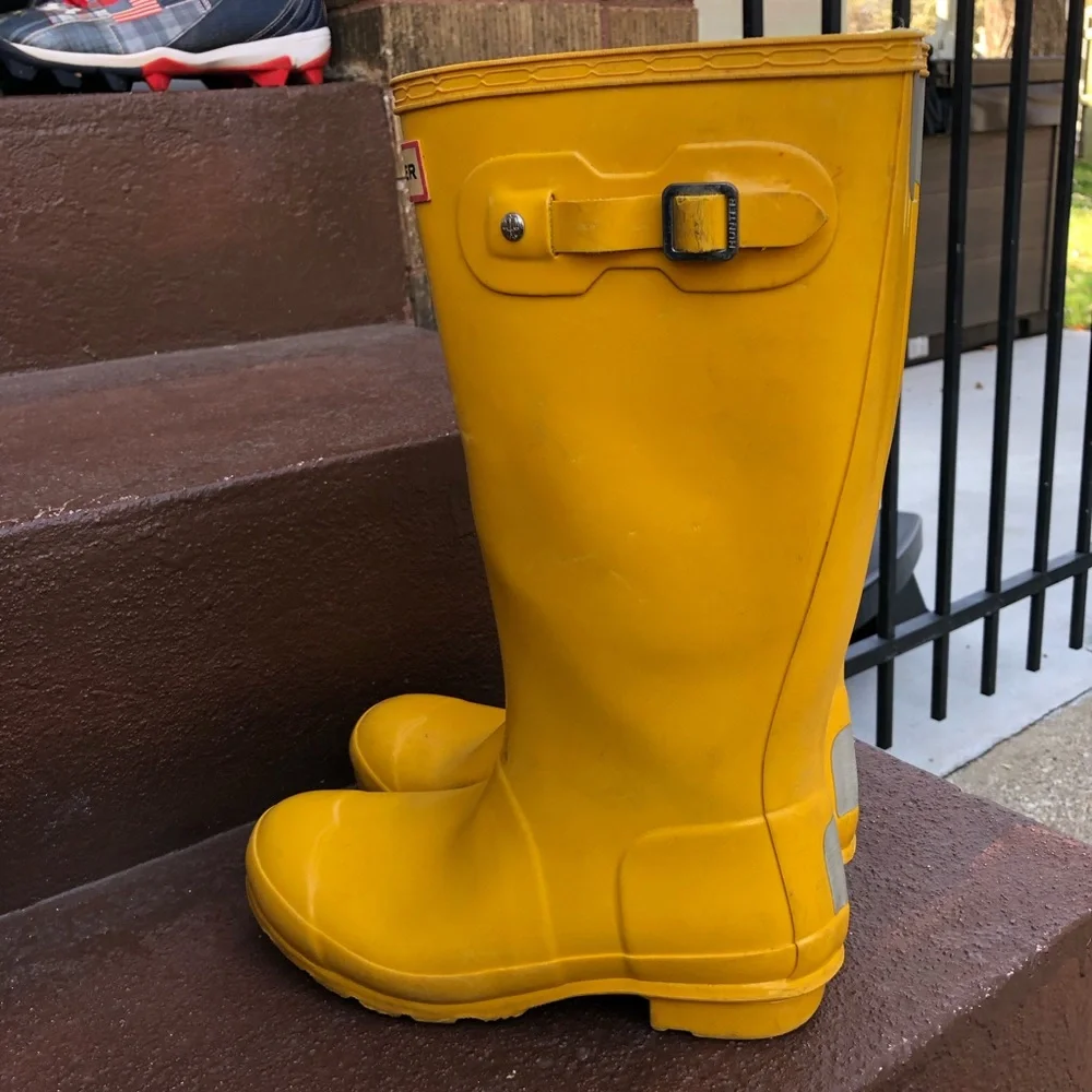 Hunter Original Kids Gloss Boots Size 5 Yellow Tall Pull On Chore Farm Work Rain